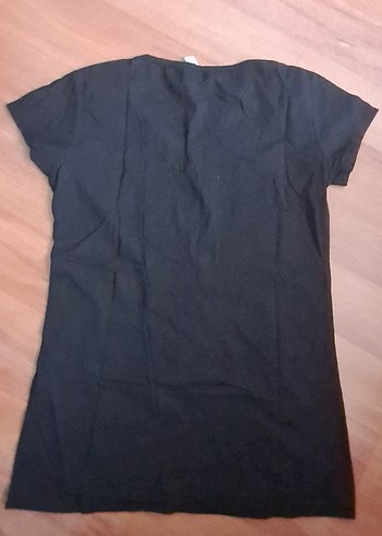 Siyah V Yaka Baskılı Rock Punk Tişört - Görsel 3