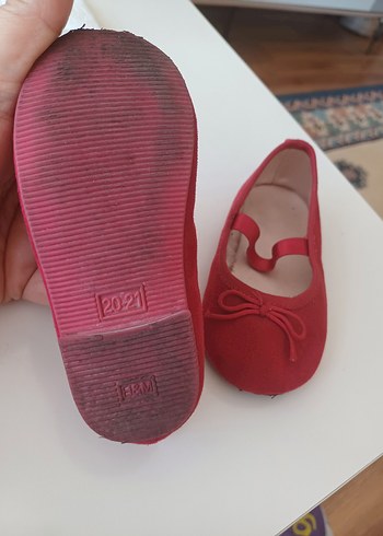 22 Beden Kız Çocuk Kırmızı Süet Fiyonklu Babet