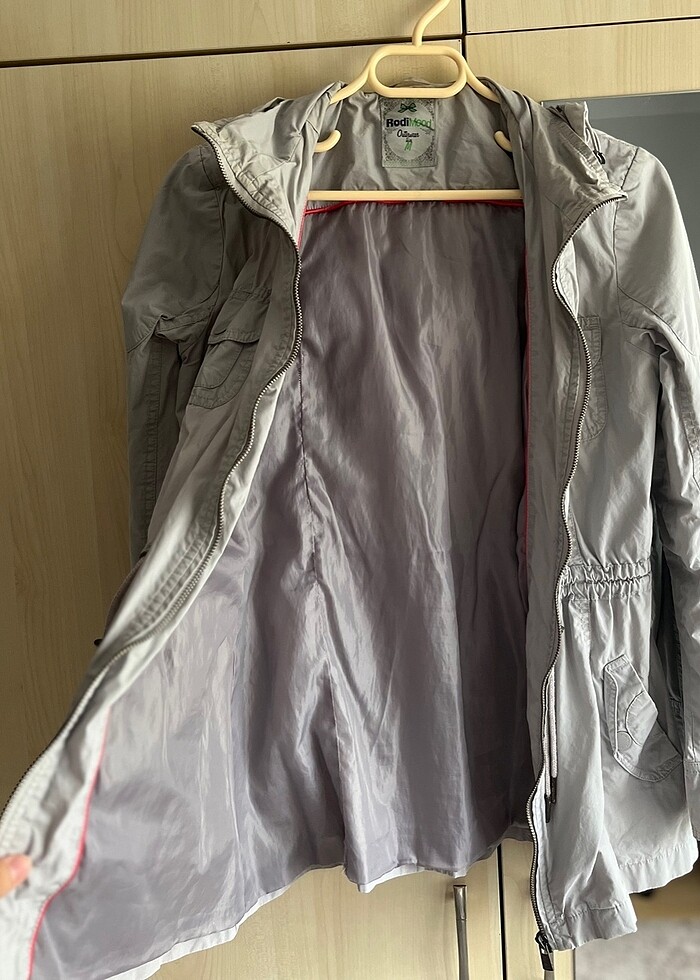 Gri kısa trençkot - Görsel 2