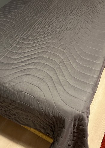 Gri Düz Desenli Yatak Örtüsü - Görsel 2