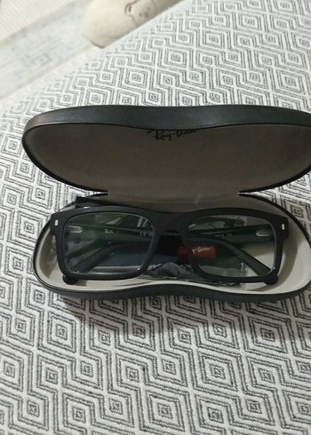 Ray Ban