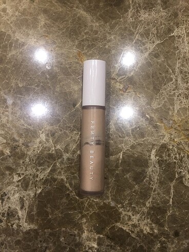 FENTY BEAUTY concealer