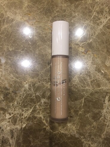 Fenty Beauty FENTY BEAUTY concealer