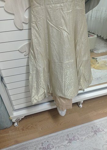 Beyaz Payetli Midi Gece Elbisesi - Görsel 13