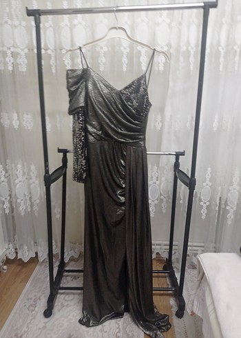 Gri Uzun Drapeli Straplez Kadın Abiye Elbise - Görsel 6