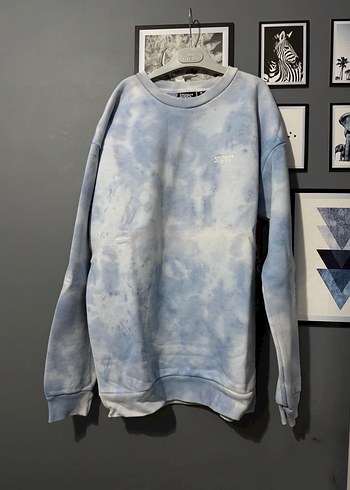Beyaz Mavi Batik Desenli Sweatshirt