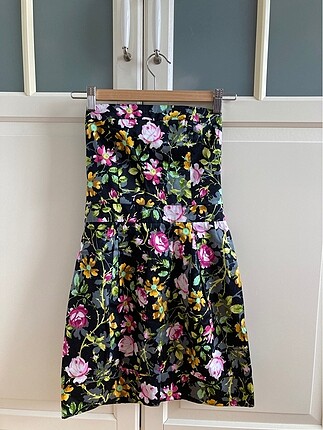 Yeni straplez çiçek desenli elbise