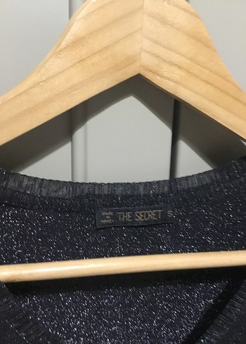 Siyah Parlak Kısa Kollu Kadın Bluz - Görsel 2