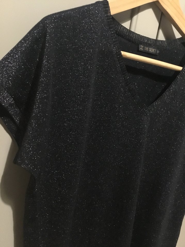 Siyah Parlak Kısa Kollu Kadın Bluz - Görsel 3
