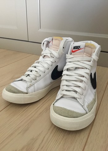 Nike Beyaz Kadın Spor Ayakkabı