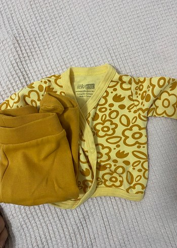 Sarı  Desenli Düğmeli Uzun Kollu Bebek Hırkası - Görsel 3