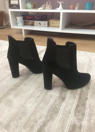 Diğer Siyah Süet Bootie