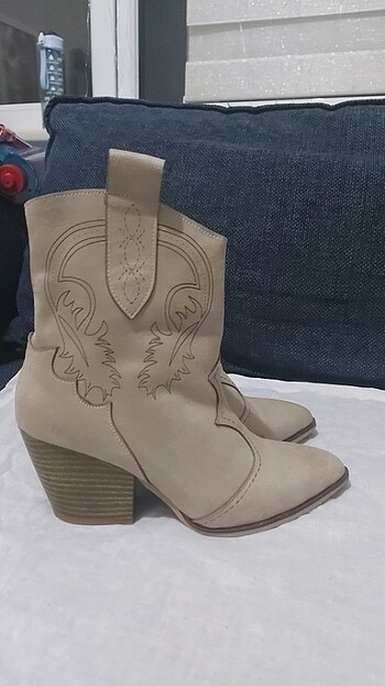 Zara Zara kovboy bot