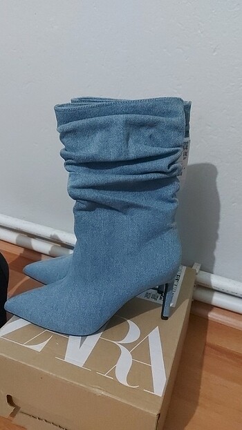 Zara Zara denim bot