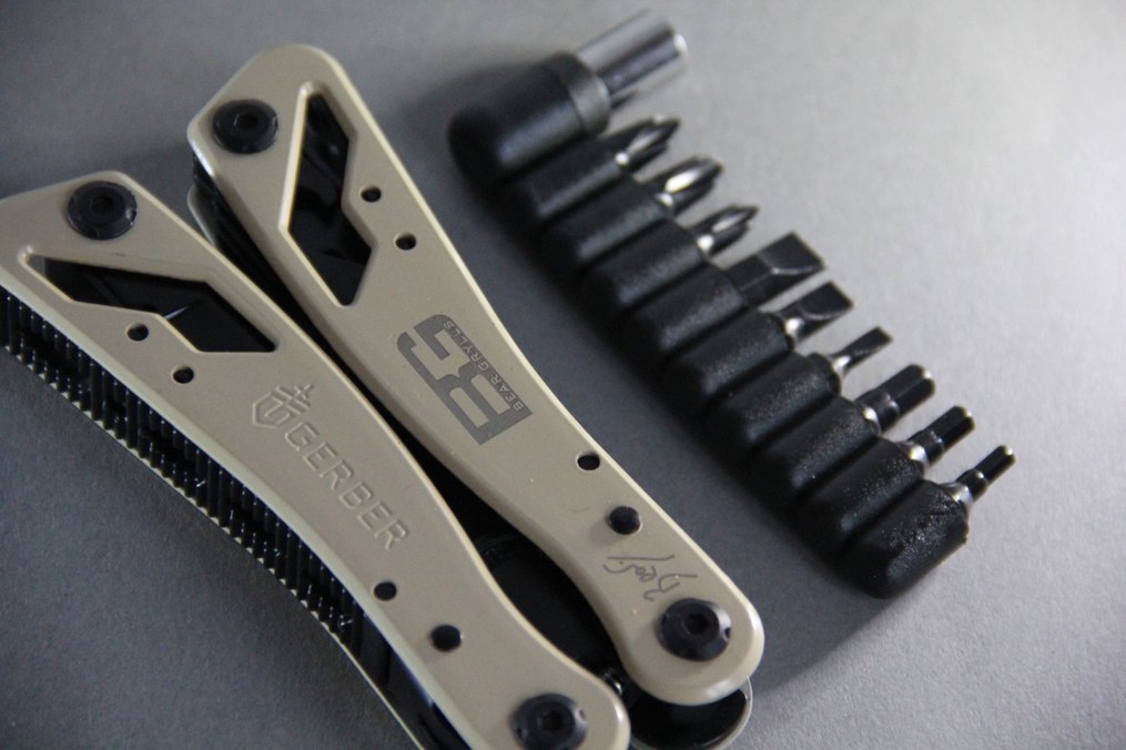 Çok Fonksiyonlu Beyaz-Gri Pense ve Tornavida Seti - Görsel 2