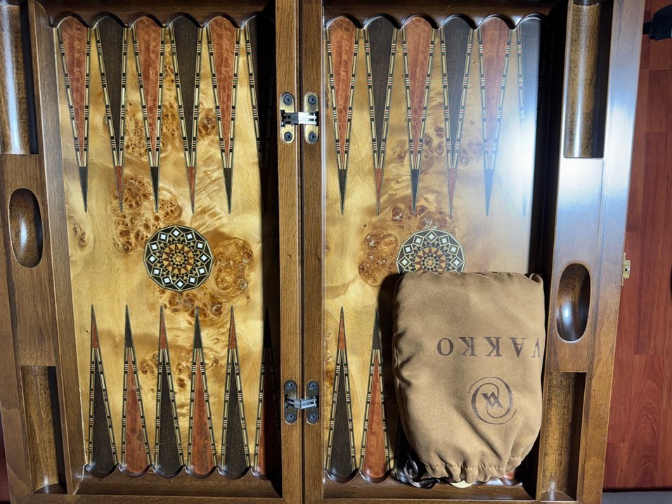 Vakko Büyük Boy Ahşap Tavla | Premium | Dekor & Hediye
DeriÇanta - Görsel 4