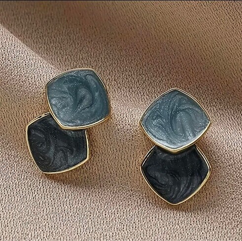 Mavi taş gold küpe