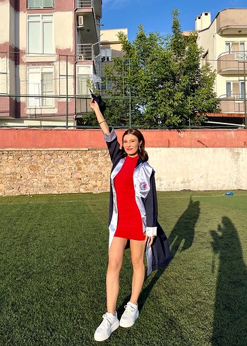 Kırmızı Gül Detaylı  Mezuniyet Elbisesi - Görsel 2