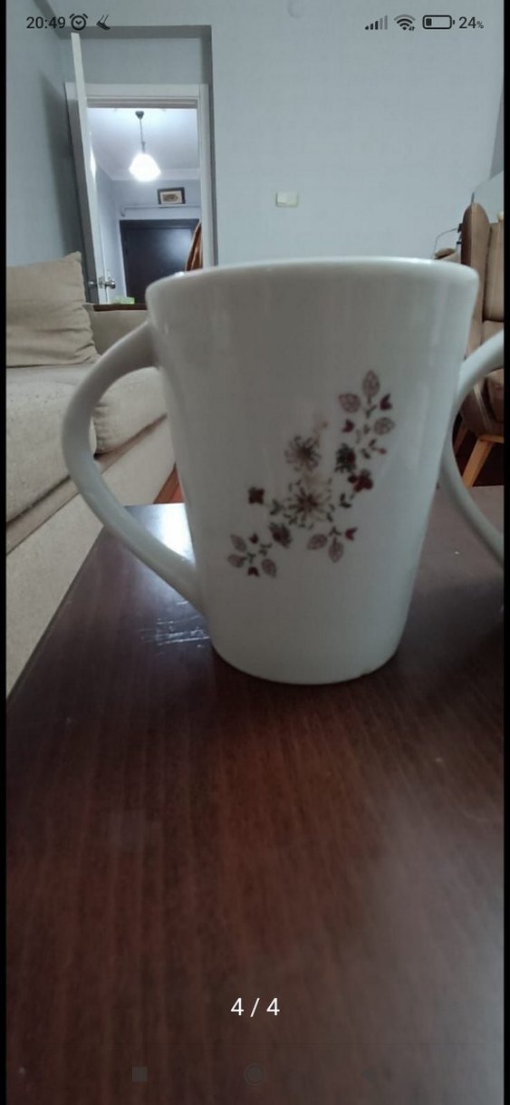 Beyaz Çiçek Desenli Seramik Kupa - Görsel 4