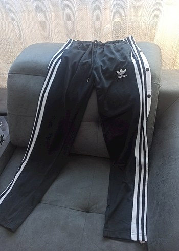 Adidas l