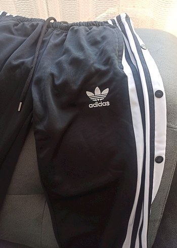 Adidas Siyah Yan Çizgili Spor Pantolon - Görsel 2