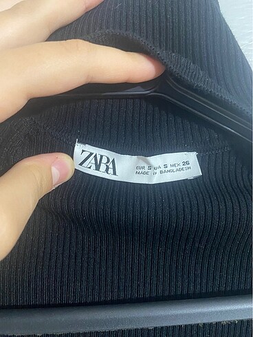 Zara Siyah önü açık kazak