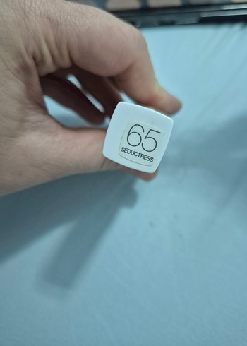 Beden Maybelline Superstay Matte Ink Nude Ruj