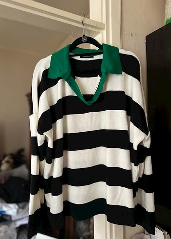 Yeşil Yakalı Çizgili Salaş Triko Kazak - Görsel 2