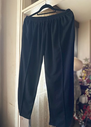 Kadın Siyah Piliseli Kumaş Pantolon - Görsel 2