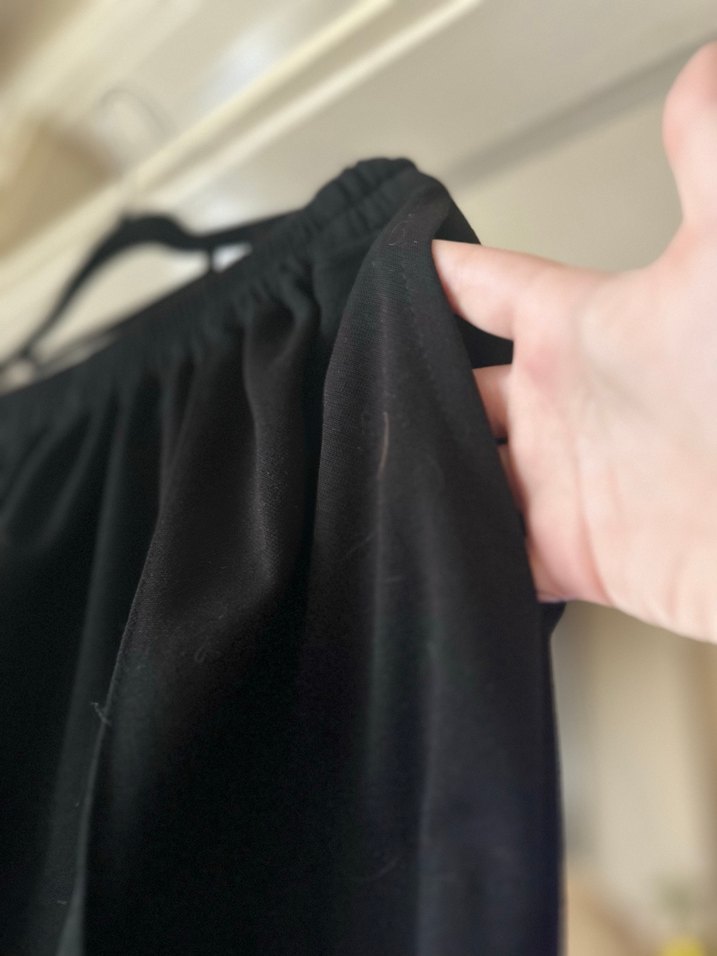 Kadın Siyah Piliseli Kumaş Pantolon - Görsel 3