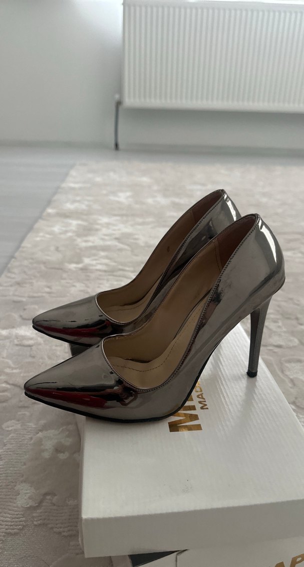 Gri Parlak Yılan Desenli Stiletto - Görsel 3