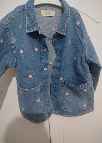 Nakışlı Düğmeli Mavi Kız Kot Ceketi - Görsel 5