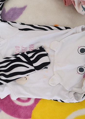 Düğmeli Zebra Desenli Kız Bebek Body - Görsel 6