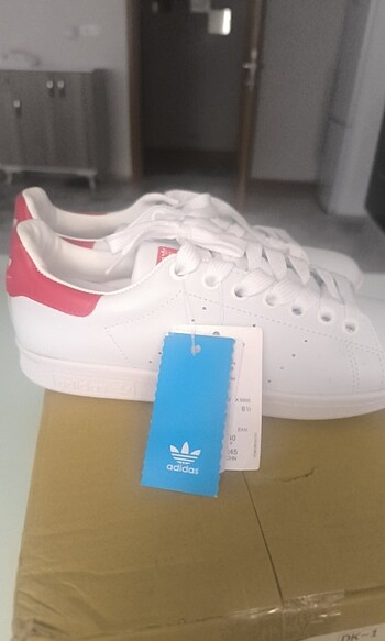 Adidas İthal sıfır adidas ayakkabi
