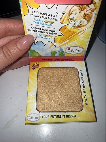 Beden The Balm Highlighter