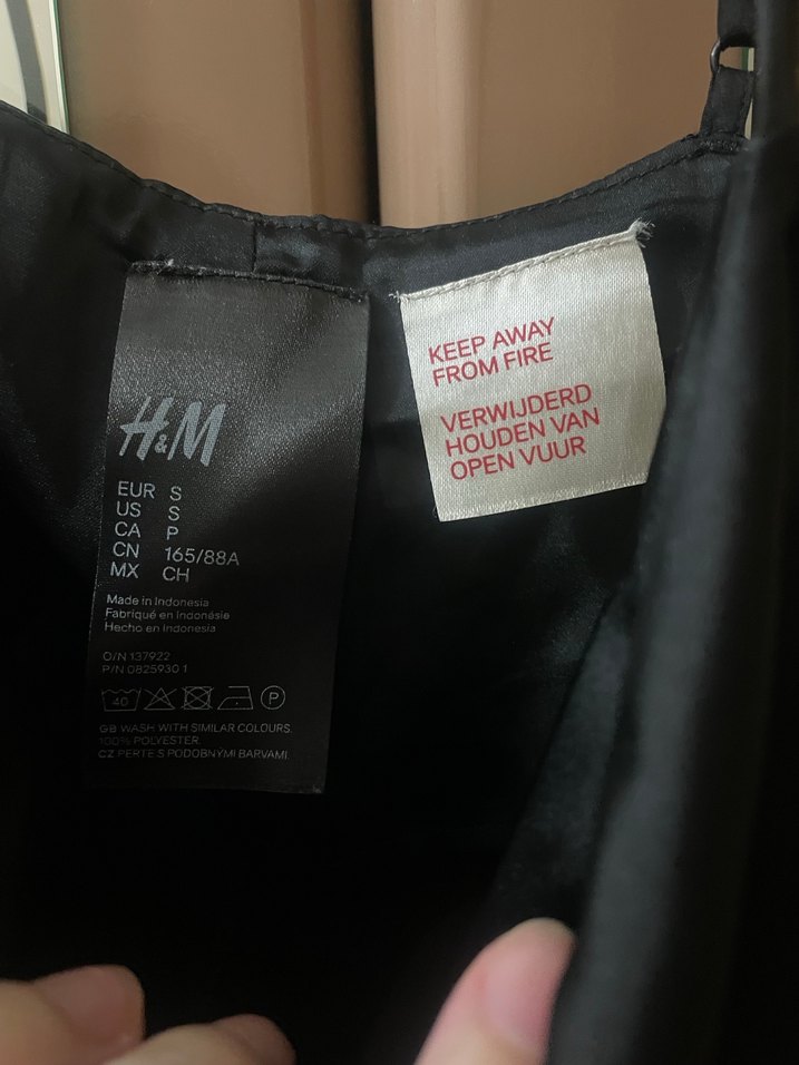 Siyah Midi İpek Görünümlü Askılı Elbise - Görsel 2