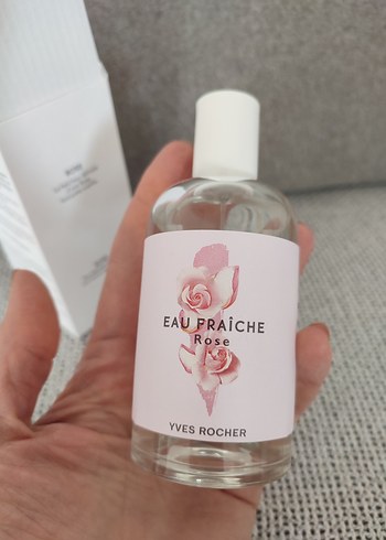 Beden Renk Yves Rocher Rose Eau Fraîche Kadın Parfümü