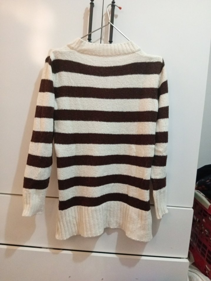 V Yaka Çizgili Kadın Triko Kazak - Görsel 3