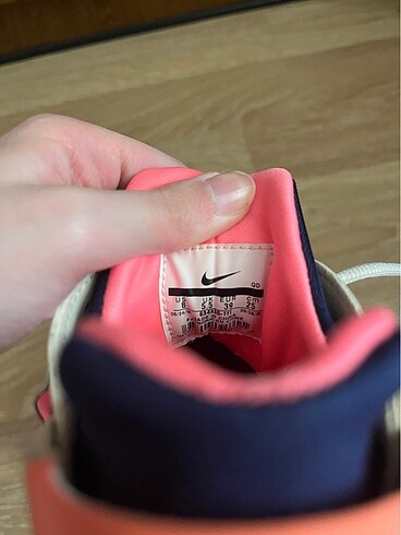 39 Beden çeşitli Renk Nike ayakkabi