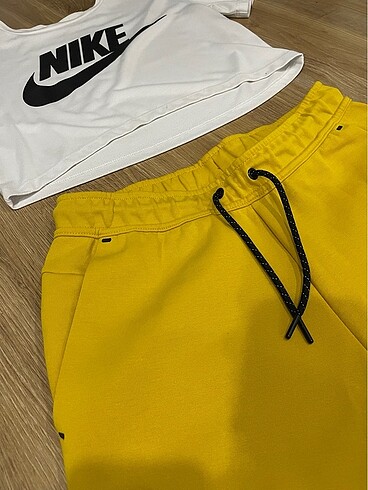 s Beden sarı Renk Nike Tech Fleece Eşofman Altı