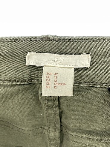 42 Beden haki Renk H&M Mini Şort %70 İndirimli.
