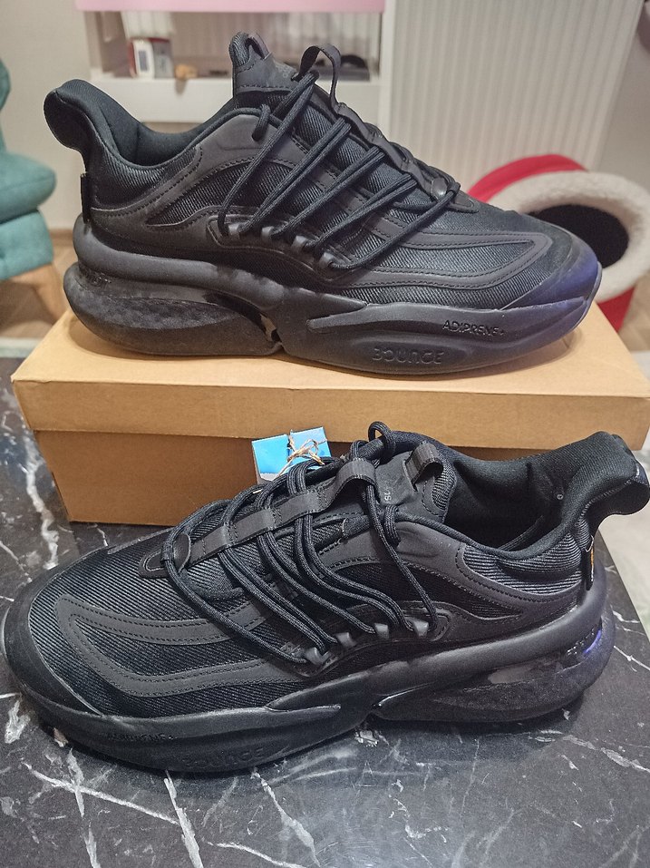 Adidas Alphaboost V1 sıfır faturalı üründür. - Görsel 4