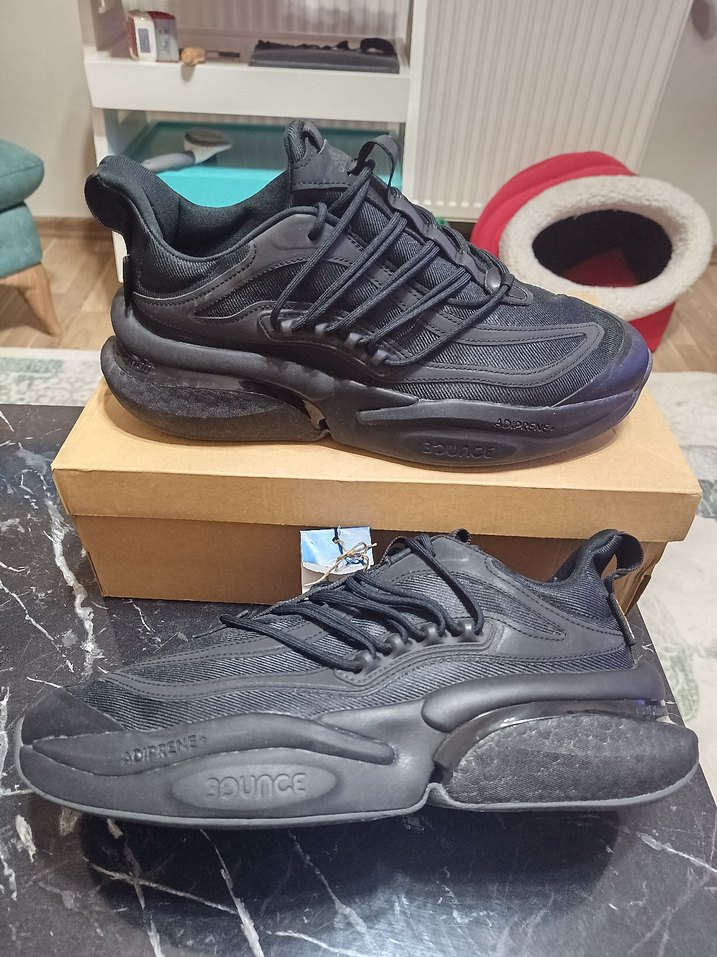 Adidas Alphaboost V1 sıfır faturalı üründür. - Görsel 2
