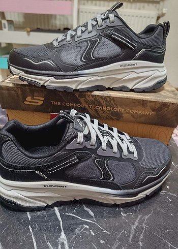 Skechers 42.5
