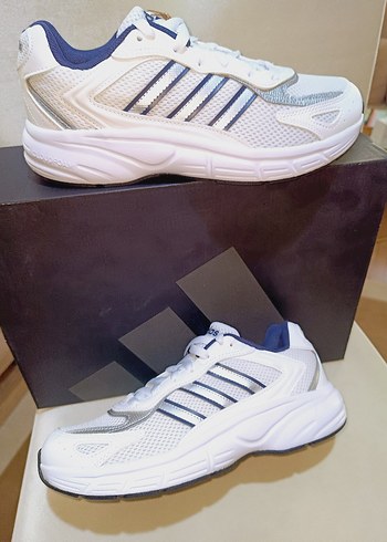Adidas Adidas orjinal sıfır etiketli üründür