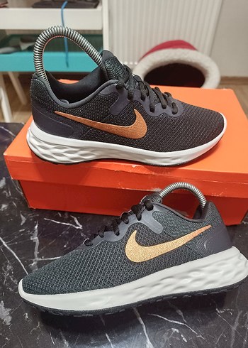 Nike revolution 6 Orjinal sıfır ürün - Görsel 6