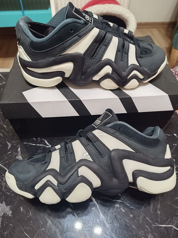 Adidas crazy 8 Orjinal sıfır gibi üründür - Görsel 2