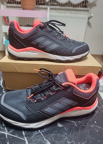 Adidas tracerocker 2 Orjinal sıfır kutulu ürün sadece denendi - Görsel 2