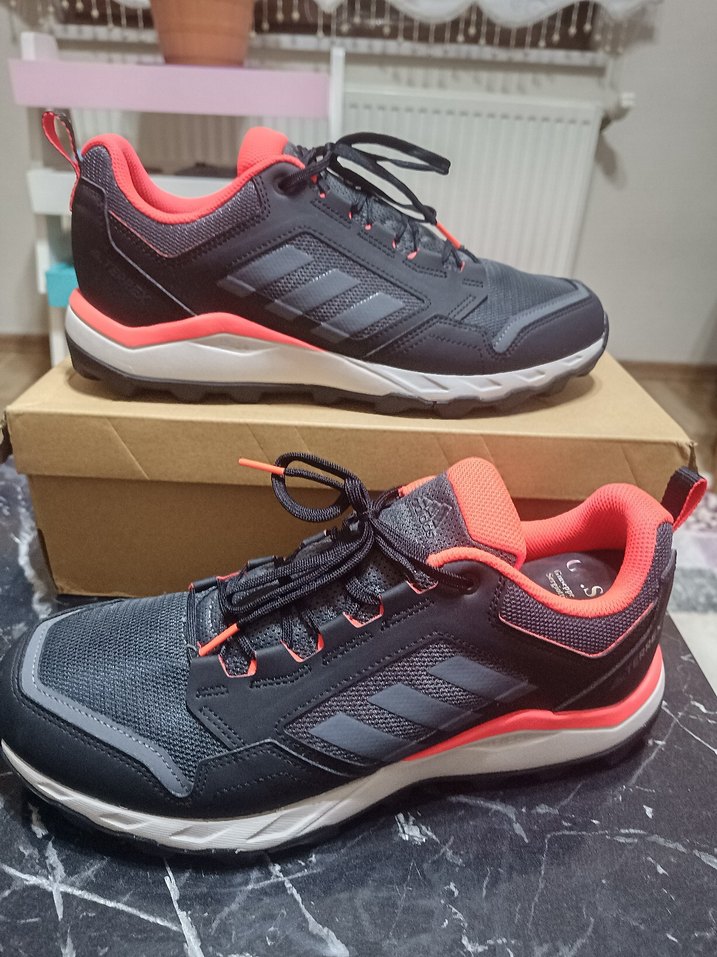 Adidas tracerocker 2 Orjinal sıfır kutulu ürün sadece denendi - Görsel 2