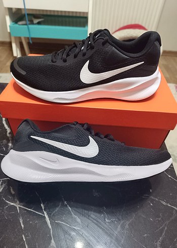 Nike Revolution Orjinal sıfır kutusunda üründür - Görsel 5